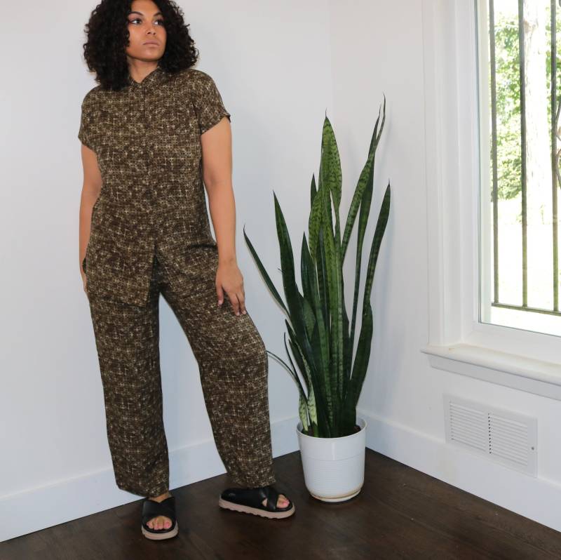 Vintage Bedruckter Rayon Jumpsuit Von Jones New York - Größe 44 von jmichaelvintage