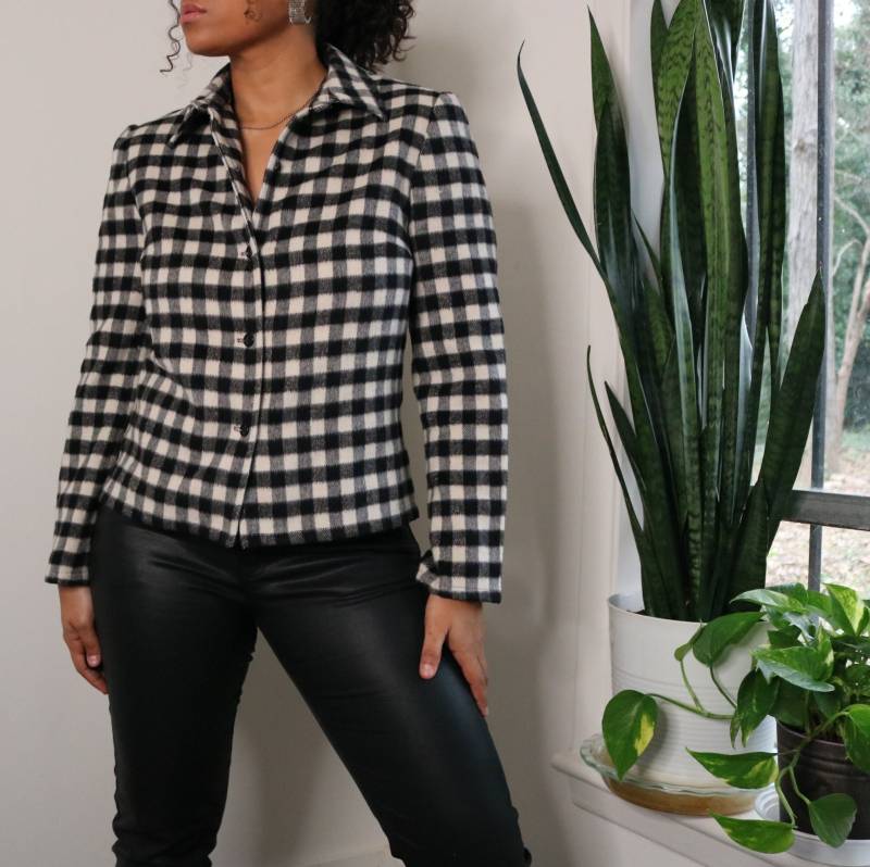 Y2K Schwarz-Weißer Woll-Blazer - Size 36 von jmichaelvintage