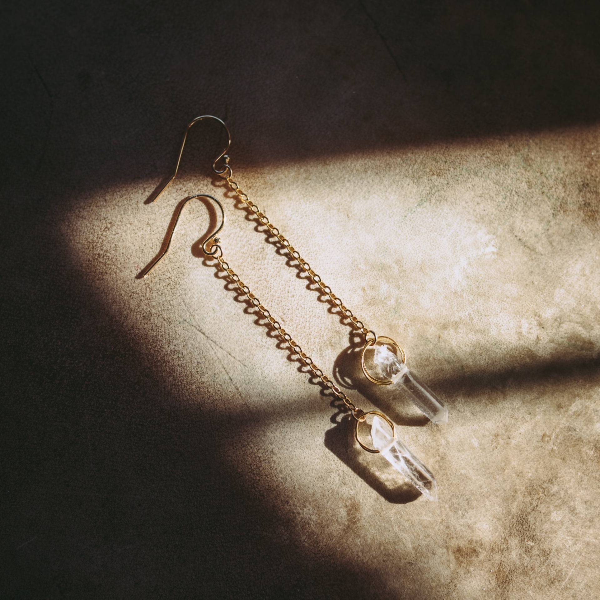 Quarzkristall + 18K Gold Filled Ohrringe | Kleine Kristall Quarzkristall + 18K Gold Filled Ohrringe | Kleine Kristall von jmostudiogoods