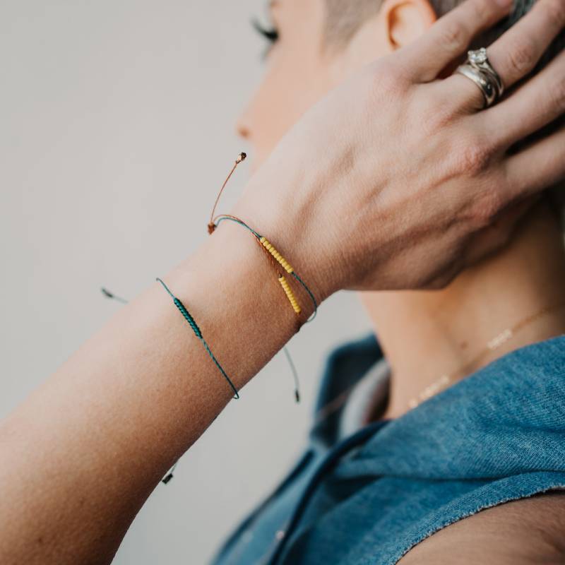 Winzige Freundschaftsarmbänder | Zierliche Stapelarmbänder Winzige Freundschaftsarmbänder | Zierliche Stapelarmbänder von jmostudiogoods