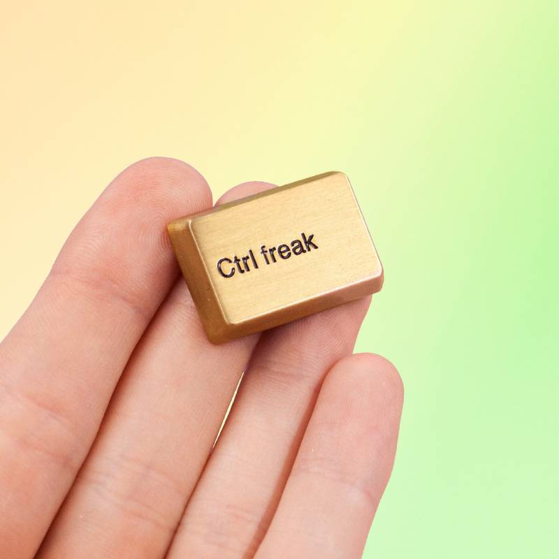Computer Tastatur Control Key Emaille Pin - Design Goldene Tastenkappe von joannabehar