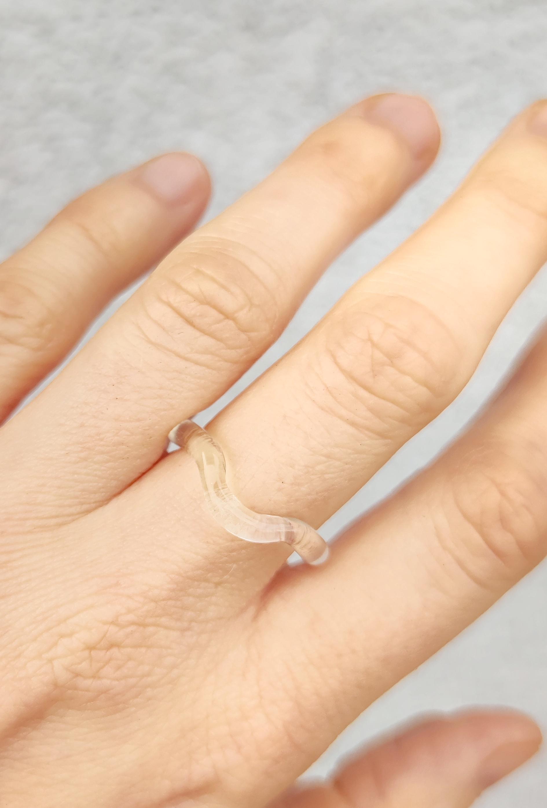 Einzigartiger Glasring, Minimalistisch Und Einfach, Eleganter Ring, Borosilikatglas, Cocktailring, Lampwork Klarglas, Wunderschön & Elegant von joannamuzykastudio