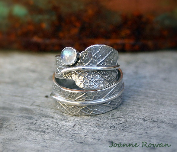 Zum Mond Und Zurück ... Paar Weise Blatt Ringe Hand Modelliert in Sterling Silber Zum Mond Und Zurück ... Paar Weise Blatt Ringe Hand Modelliert in Sterling Silber von joannerowan