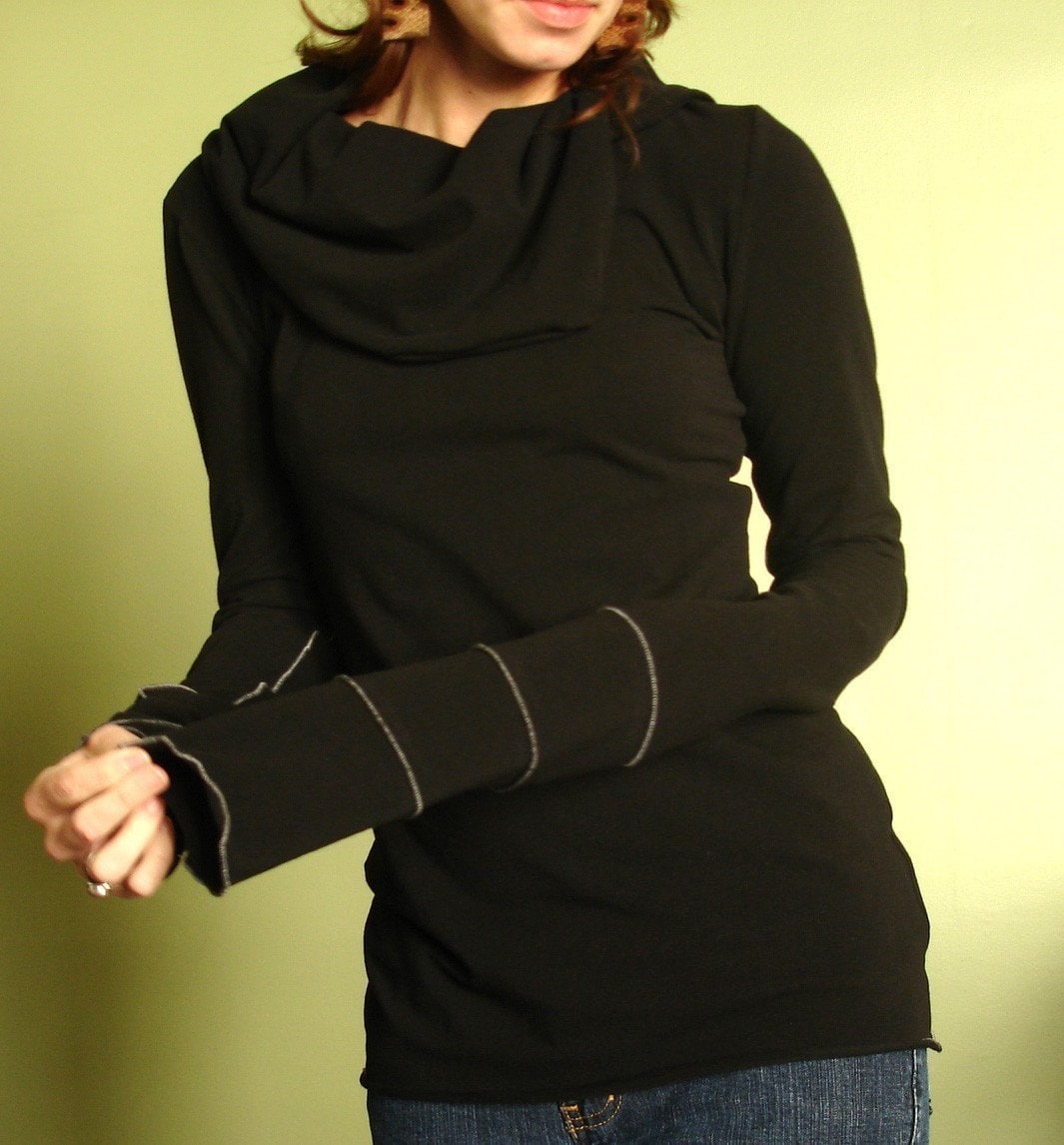 Top Mit Extra Langen Ärmeln in Schwarz von joclothing