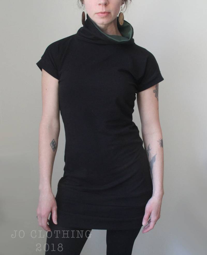 Tunika-Kleid Mit Trichterausschnitt/Kurzärmlig Schwarz Grünem Detail Damen-Tunika von joclothing