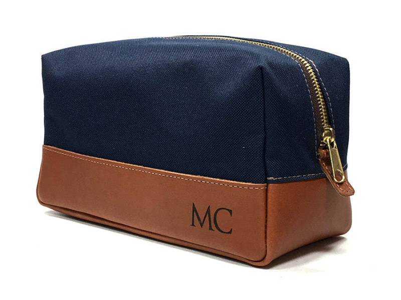 Groomsmen Geschenke - Graviert Leder Dopp Kit Marine & Tan von joevleather