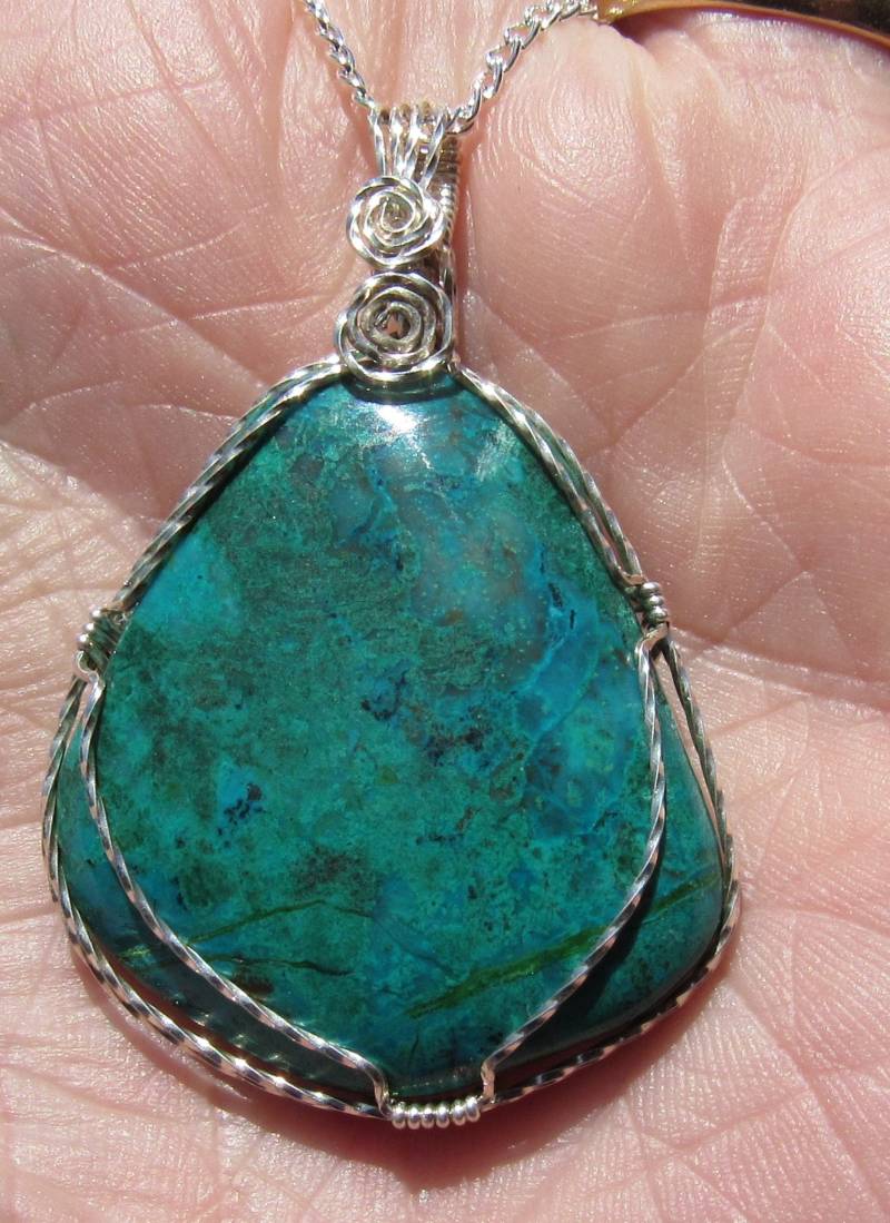 Chrysokoll Cabochon in Silberdraht von johnchapman3