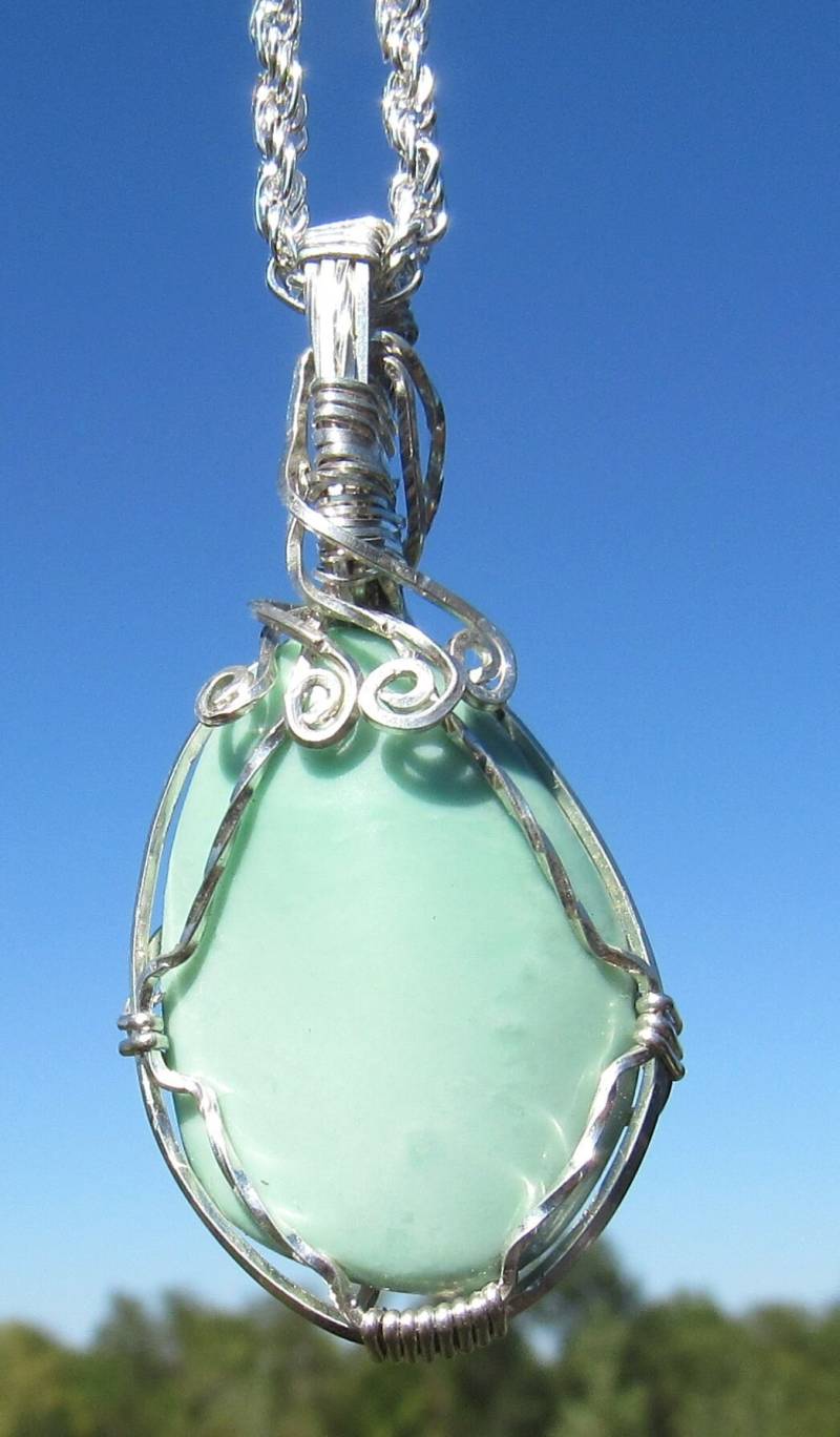 Natürliche Variscite Hängenden in Argentium Silber Draht von johnchapman3