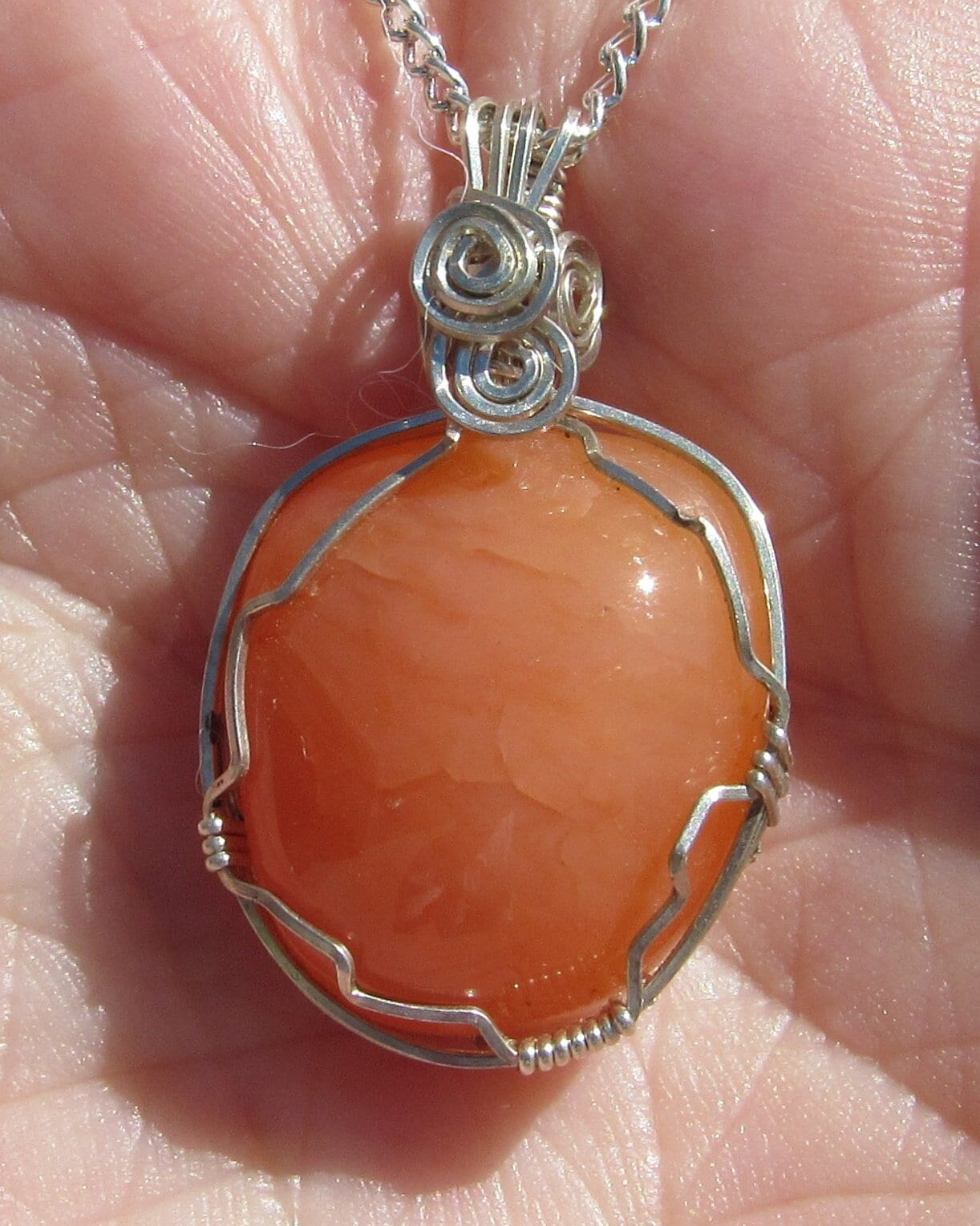Tangerine Achat, Anhänger, Drahtumwickelt in Argentiumdraht Tangerine Achat, Anhänger, Drahtumwickelt in Argentiumdraht von johnchapman3