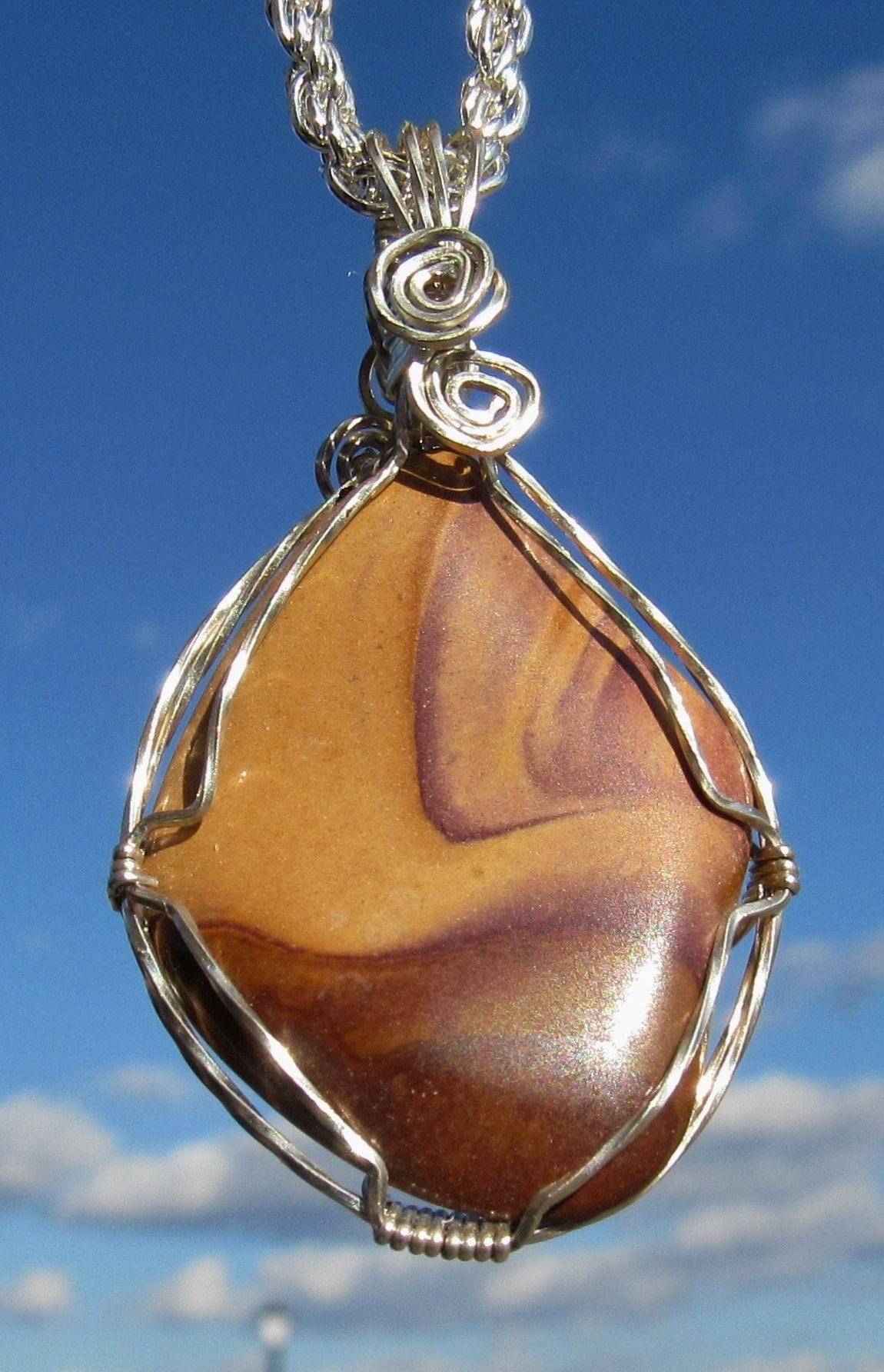 Utah Wonder Stein Drahtgewickelt Anhänger in Argentium Sterling Silber Utah Wonder Stein Drahtgewickelt Anhänger in Argentium Sterling Silber von johnchapman3