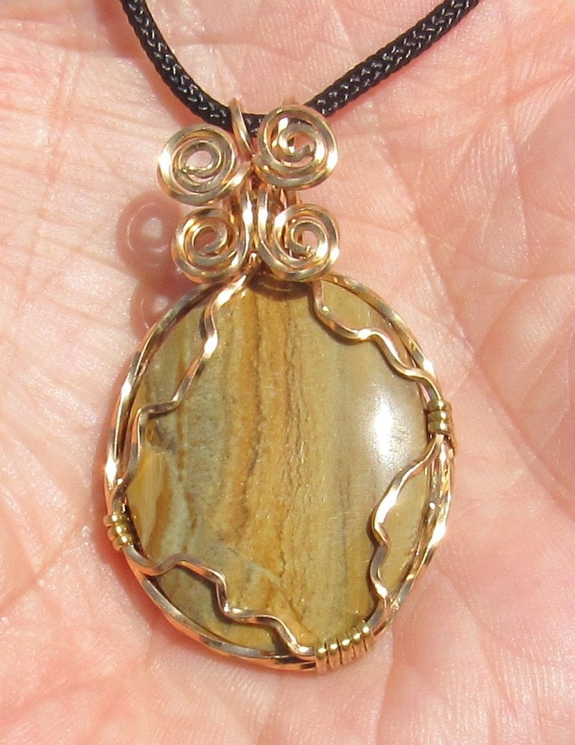 Versteinertes Holz, Draht Umwickelt Anhänger von johnchapman3