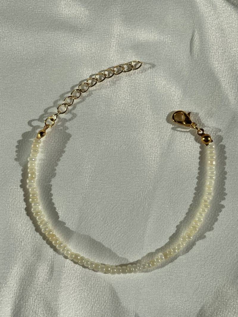 Handgefertigtes Dünnes Glasperlenarmband - Individuell Anpassbar Perfekt Für Den Alltag Und Besondere Anlässe von joiedevivreSH