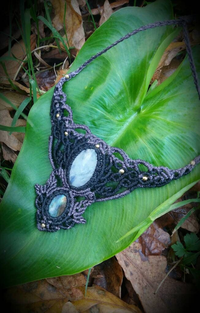 Mondstein-Schmuck, Labradorit Makramee Halskette, Witchy Schmuck von jojosunflowerdesigns