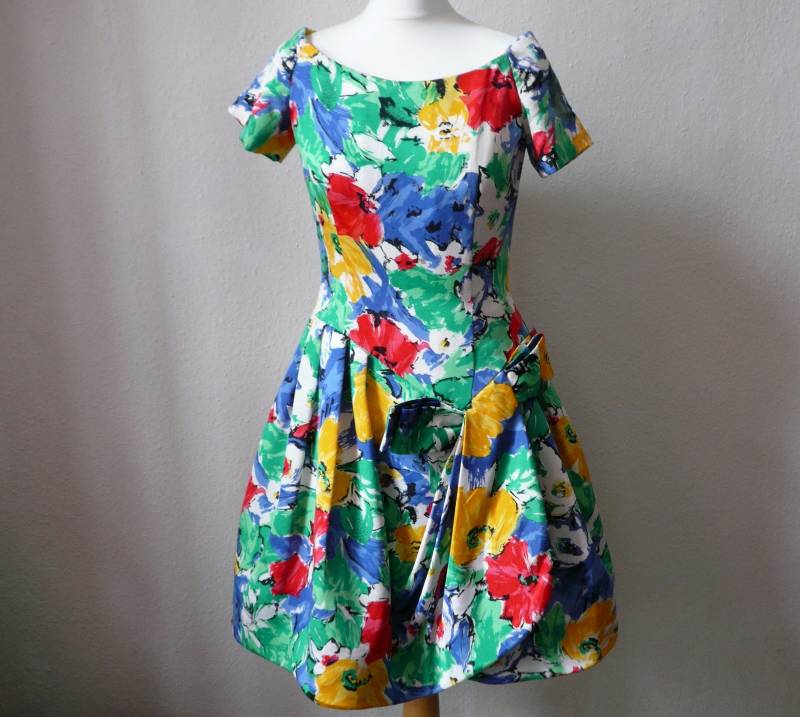 Arnold Scaasi 80Er 90Er Cocktailkleid Mit Blumenmuster Us 8 Small von jollyhousehold
