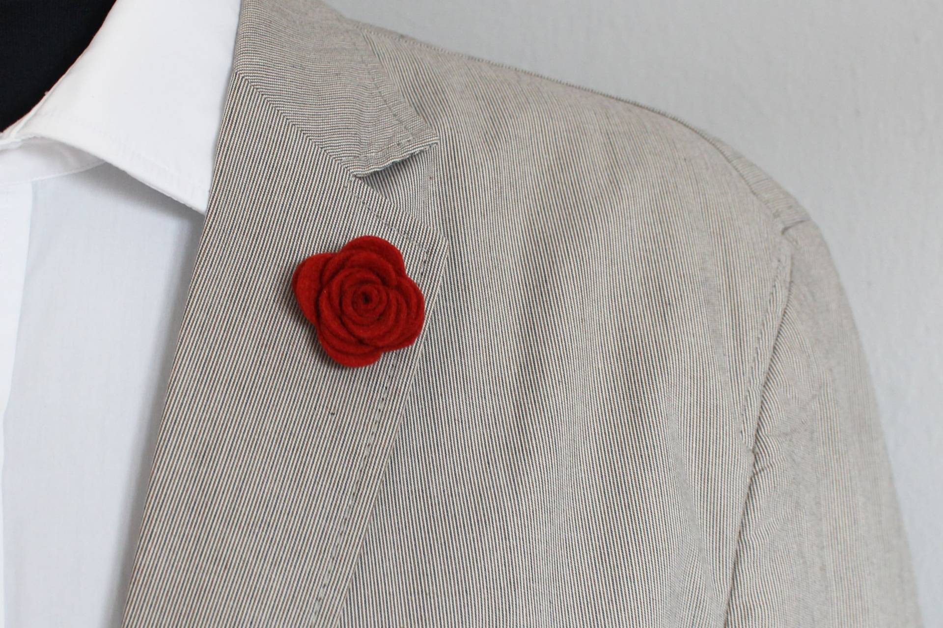 Filz Boutonniere/Anstecker Revers Blume Filz Boutonniere/Anstecker Revers Blume von jollylapel