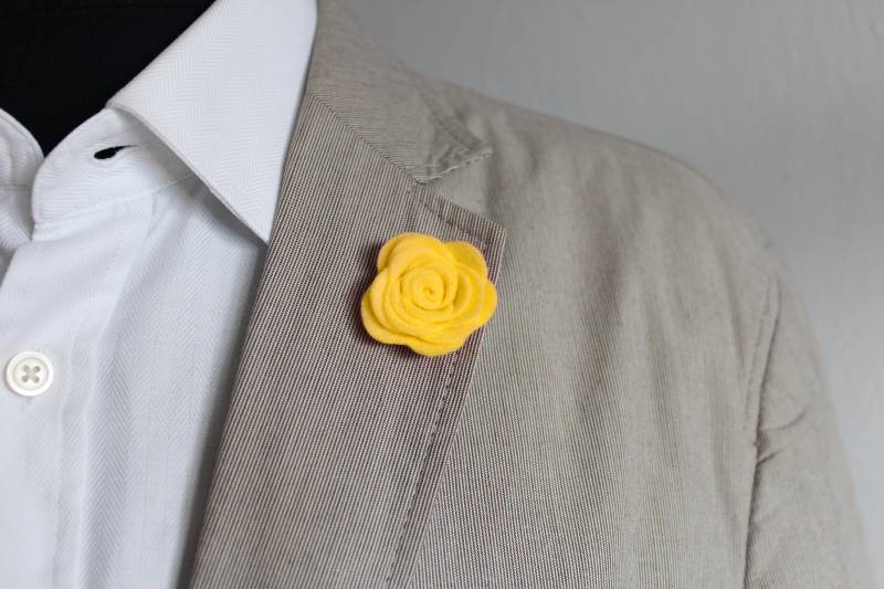 Filz Boutonniere/Blume Fürs Revers Filz Boutonniere/Blume Fürs Revers von jollylapel
