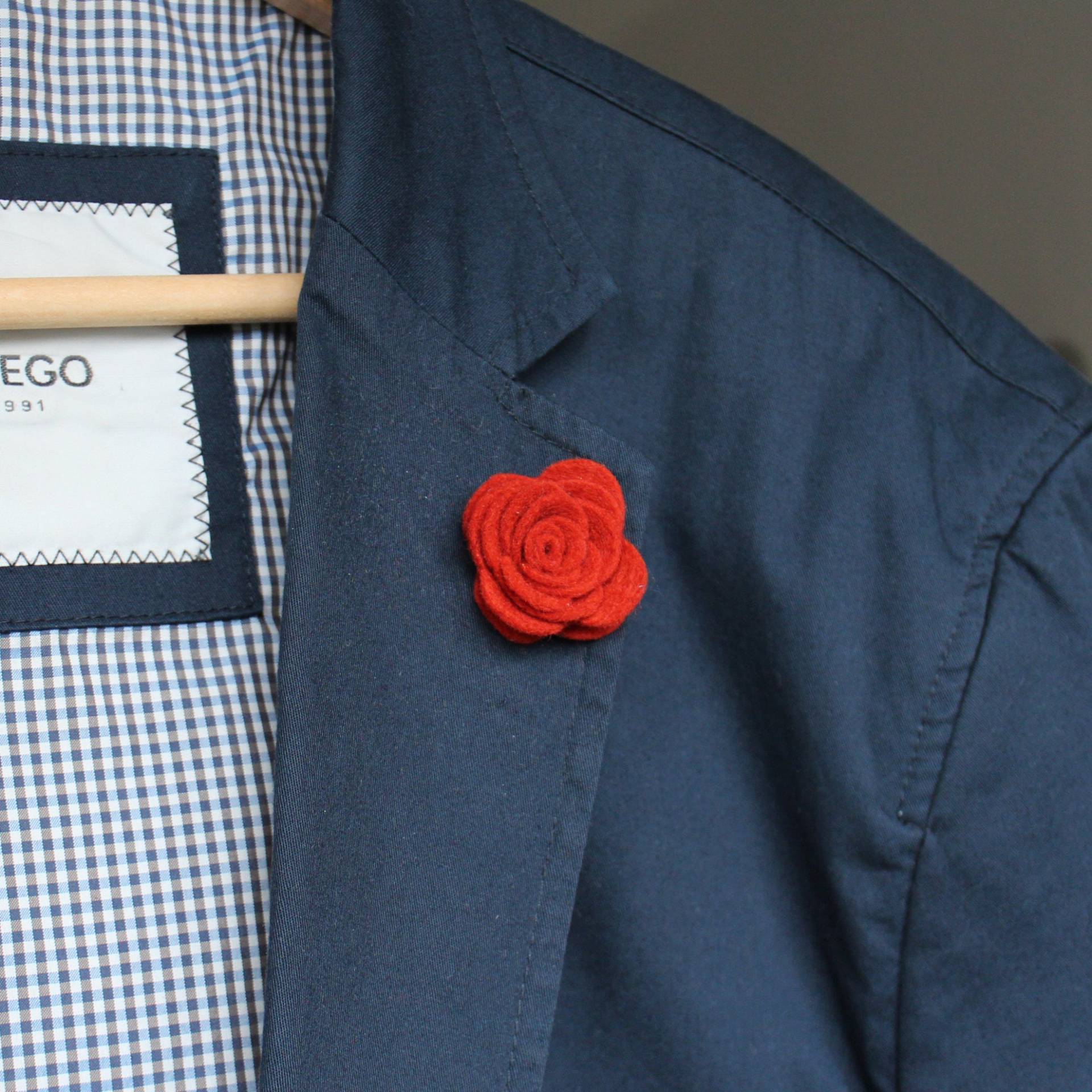 Filz Boutonniere/Blume Fürs Revers Filz Boutonniere/Blume Fürs Revers von jollylapel
