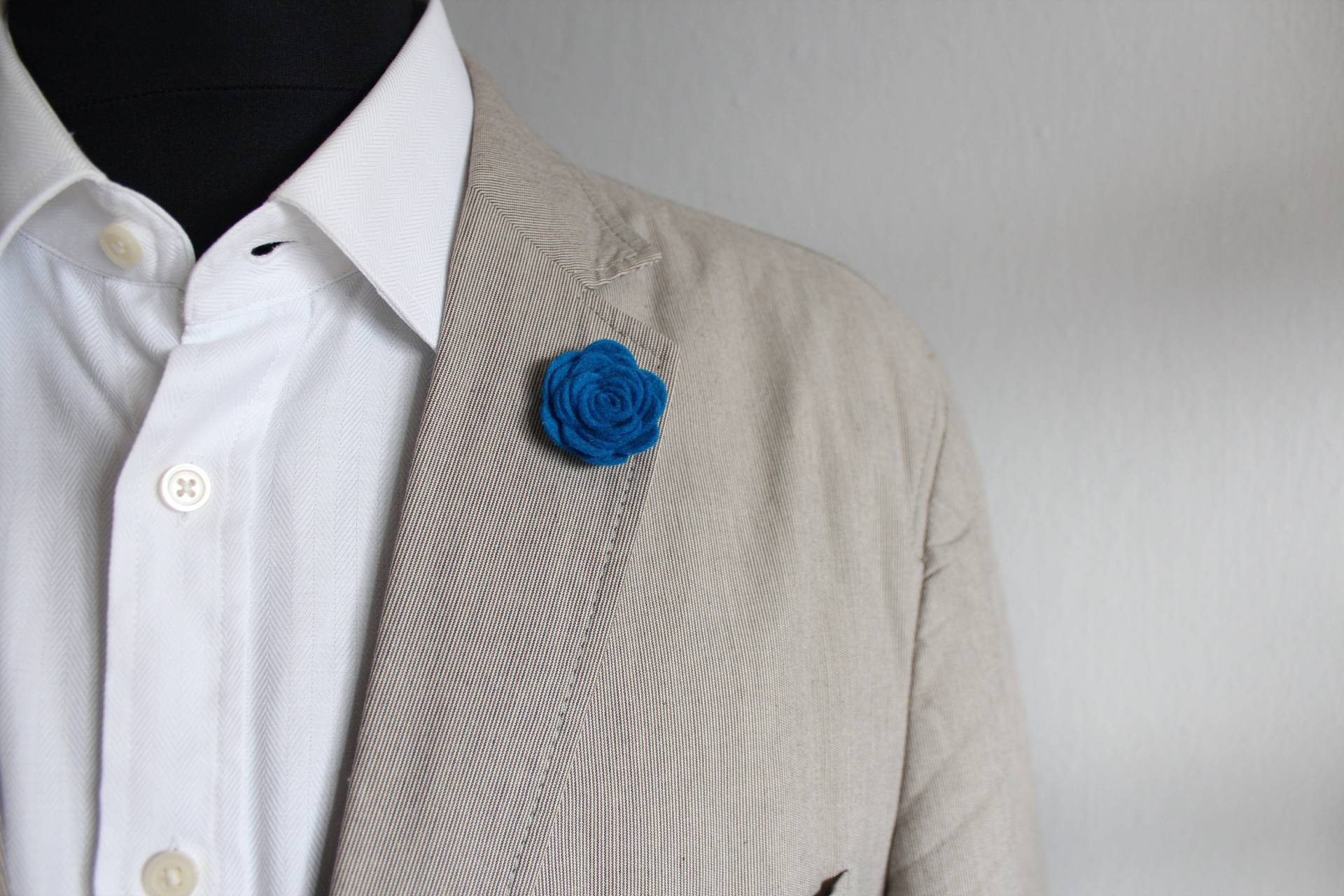 Leder Boutonniere/Blume Fürs Revers Rot Leder Boutonniere/Blume Fürs Revers Rot von jollylapel