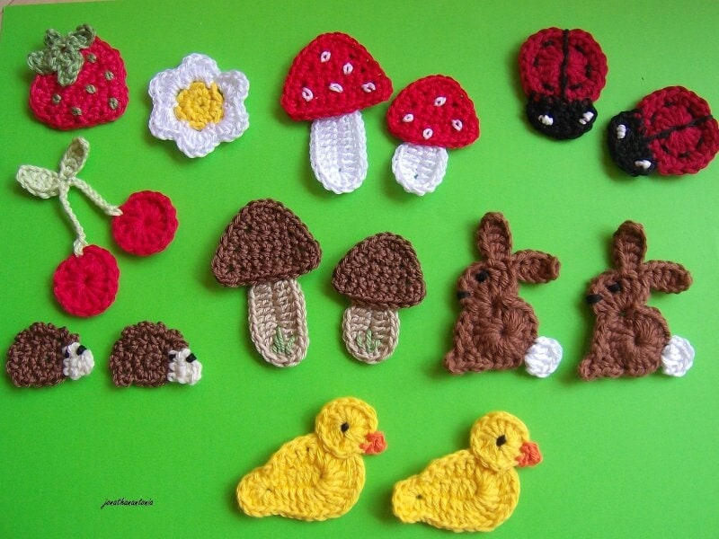 Gehäkelte Aufnäher Set 15 Teile, Baumwolle, Handarbeit Deko Igel Pilze Küken Erdbeere Hase Marienkäfer Gehäkelte Aufnäher Set 15 Teile, Baumwolle, Handarbeit Deko Igel Pilze Küken Erdbeere Hase Marienkäfer von jonathanantonia