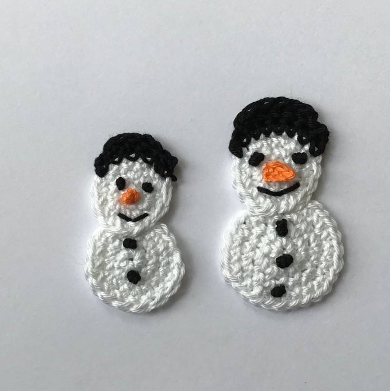 Gehäkelter Schneemann 2 Größen, Handarbeit, Häkelapplikation Gehäkelter Schneemann 2 Größen, Handarbeit, Häkelapplikation von jonathanantonia