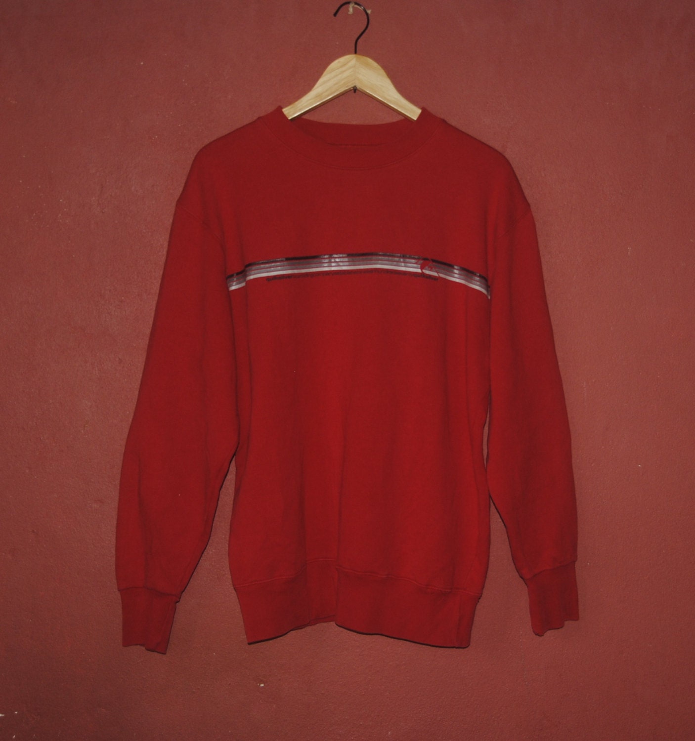 Vintage Quiksilver 1990Er Jahre Klassiker Sweatshirt Größe Medium/Surfer Strandpullover Pullover Winterpullover von jonirotanvintage