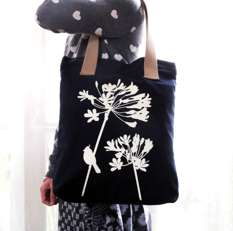 Schwarze Baumwolltasche Mit Kardinal Und Agapanthus von joom