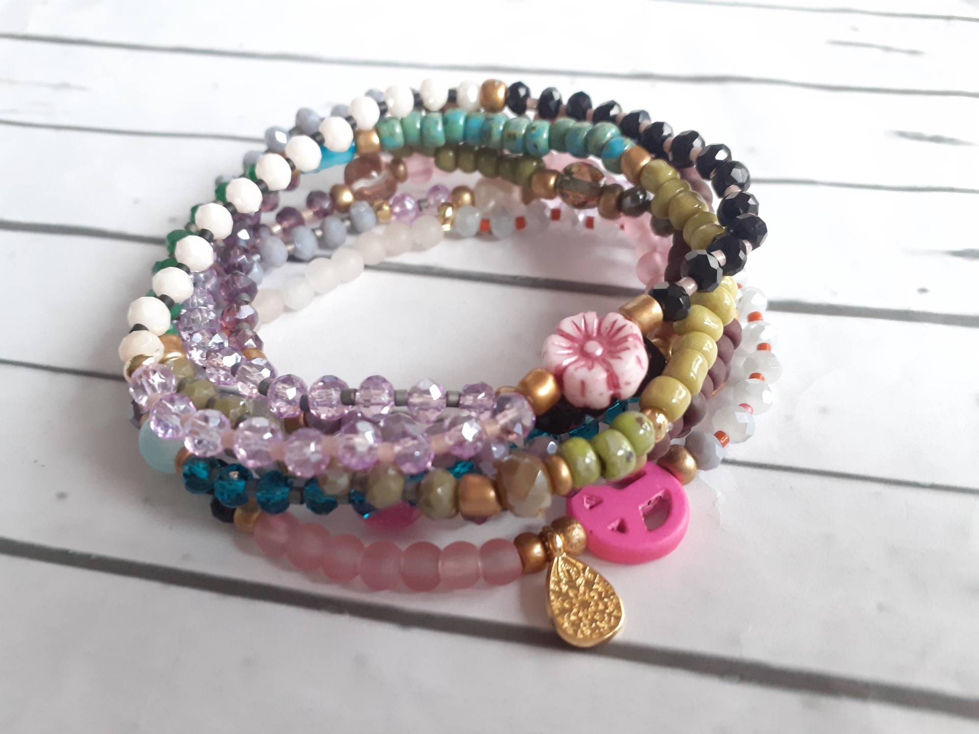 Perlenarmband Bunt Boho Hippie Style Perlenarmband Bunt Boho Hippie Style von josefine1961
