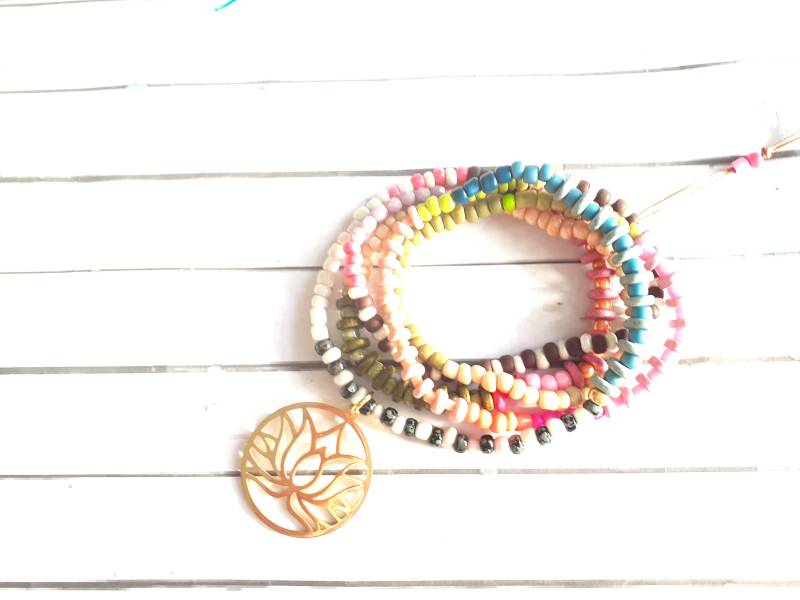 Perlenkette Glasperlen Keramik Disc Lotusblüte von josefine1961