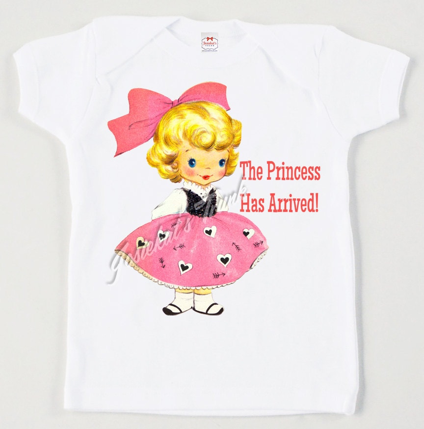 Baby Mädchen T-Shirt - "Die Prinzessin Ist Angekommen" Maßanfertigung Retro Shirt Vintage Tshirt Personalisiert von josiekatstrunk