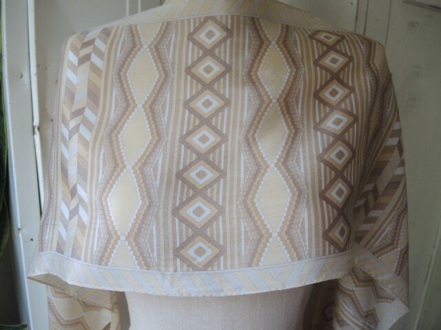 Vintage 1980Er Seidenschal Liz Claiborne Südwest Neutral 10 X 53 Zoll Vintage 1980Er Seidenschal Liz Claiborne Südwest Neutral 10 X 53 Zoll von joy4charity
