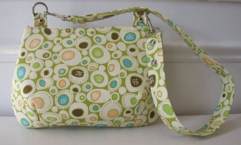 Handgemachte Mini Handtasche Mit Reißverschluss Im Grünen Dot Design Handgemachte Mini Handtasche Mit Reißverschluss Im Grünen Dot Design von jpleasant