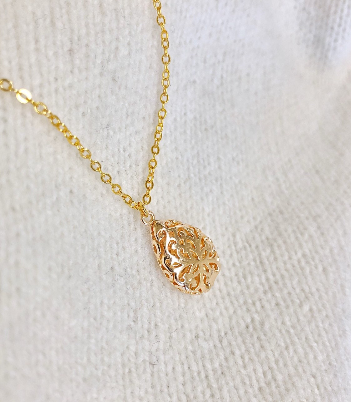 Gold Filigrane Charme Lange Halskette, Brautjungfer Geschenk, Geschenk Für Sie, Schwester Sterling Silber Gold Filigrane Charme Lange Halskette, Brautjungfer Geschenk, Geschenk Für Sie, Schwester Sterling Silber von jstarscanada