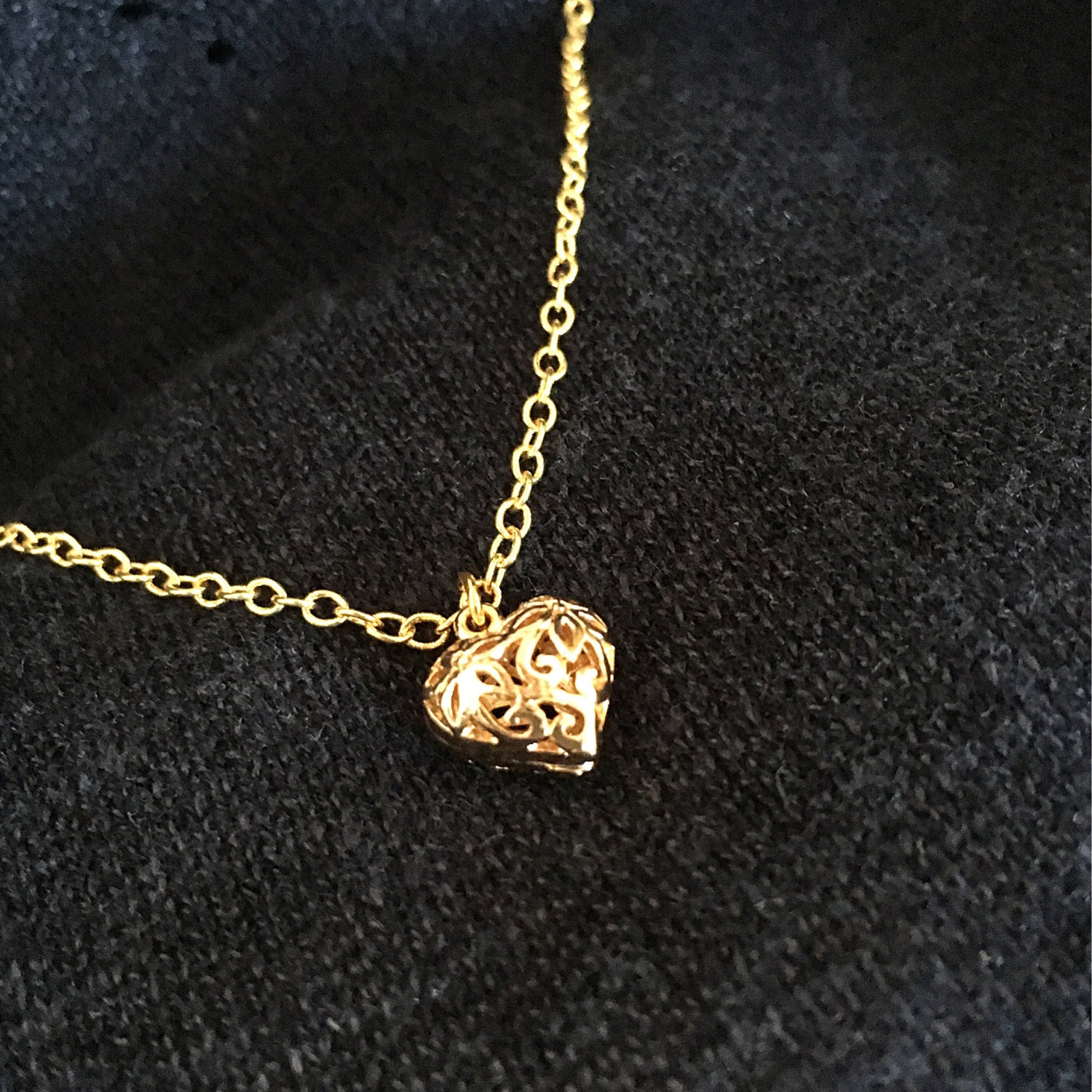 Gold Filled Aushöhlen Herz Lange Halskette, Gold Geschenk Für Sie, Schwester Geschenk, Mutter Minimalist Gold Filled Aushöhlen Herz Lange Halskette, Gold Geschenk Für Sie, Schwester Geschenk, Mutter Minimalist von jstarscanada