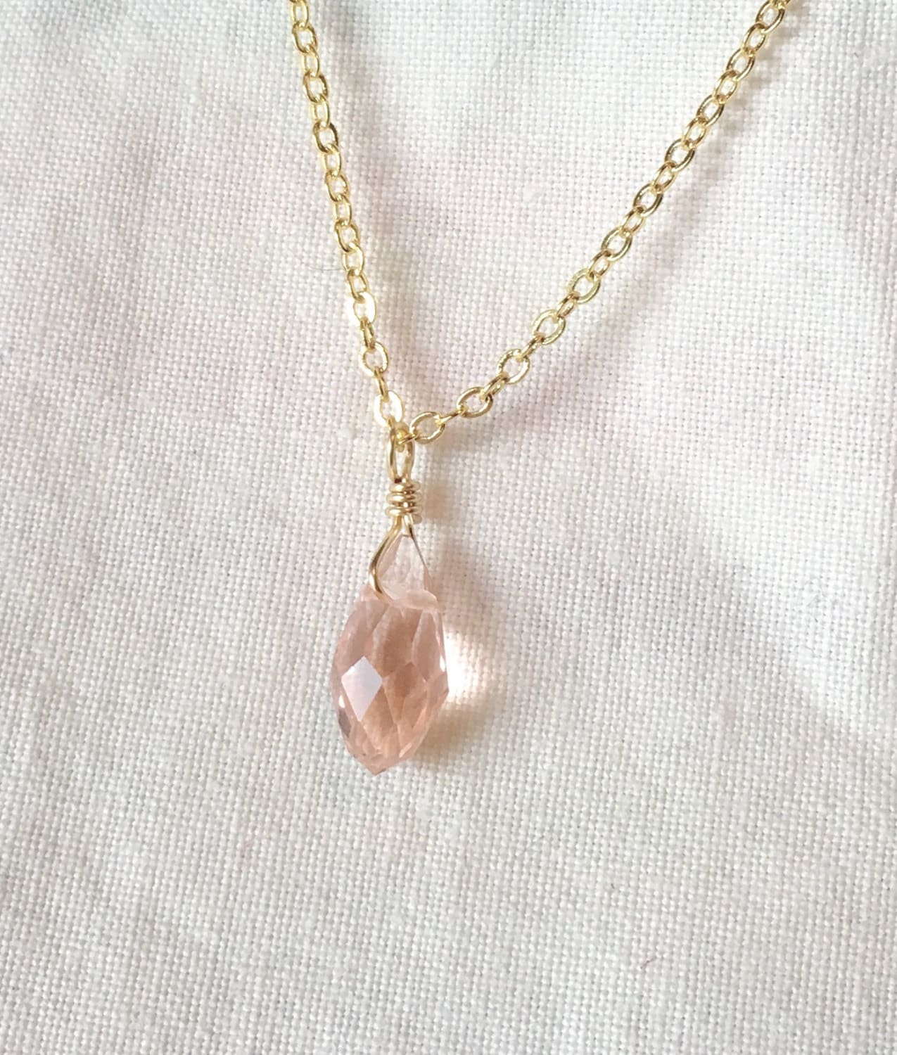 Kristall Teardrop Halskette Mit Gold Filled Kette, Zierliche Halskette, Träne Jeden Tag Schmuck, Brautjungfer Geschenk, Geschenk Für Sie Kristall Teardrop Halskette Mit Gold Filled Kette, Zierliche Halskette, Träne Jeden Tag Schmuck, Brautjungfer Geschenk, Geschenk Für Sie von jstarscanada