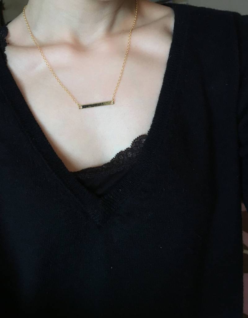 Minimale Gehämmerte Goldbarren Halskette, Zierliche Einfache Geschenk Für Sie, Minimalist, Layering Halskette von jstarscanada
