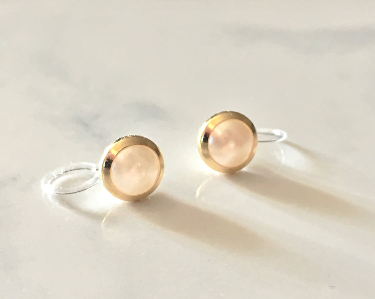 Swarovski Goldgerahmte Creme Perle Cabochon Ohrringe, Sieht Aus Wie Durchbohrte Unsichtbarer Clip Auf, Nicht Gegossene Ohrringe Brautjungfer Geschenk von jstarscanada