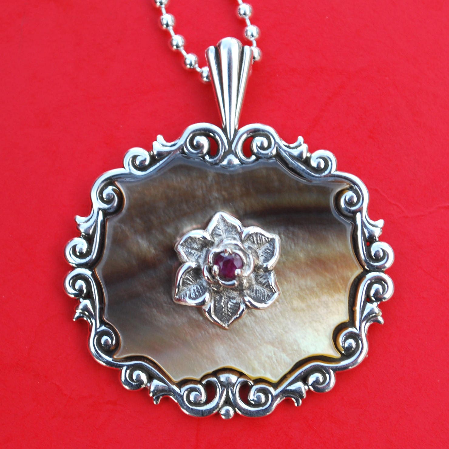 Wunderschöne Schwarze Perlmutt 925 Sterling Silber Schmuck Halskette Neu - Set Mit Einem Echten 3mm Rubin Edelstein Wunderschöne Schwarze Perlmutt 925 Sterling Silber Schmuck Halskette Neu - Set Mit Einem Echten 3mm Rubin Edelstein von jt6740