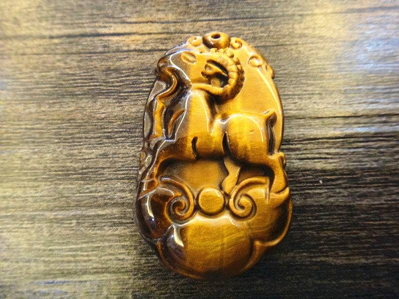 Natürliche Tiger Auge Stein Amulett Anhänger Schaf Natürliche Tiger Auge Stein Amulett Anhänger Schaf von juat