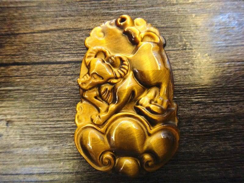Natürliche Tiger Auge Stein Amulett Anhänger Schwein Natürliche Tiger Auge Stein Amulett Anhänger Schwein von juat