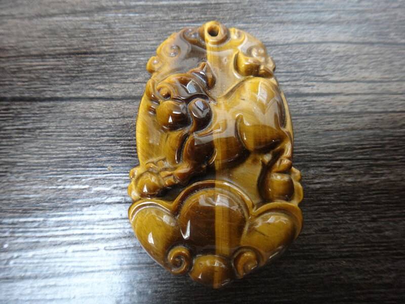 Natürliche Tiger Eye Stein Amulett Anhänger Schwein Natürliche Tiger Eye Stein Amulett Anhänger Schwein von juat