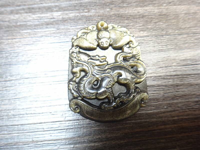 Natürlicher Gold Anhänger Obsidian Perfekte Einzigartige Handgeschnitzte Drache Amulett Natürlicher Gold Anhänger Obsidian Perfekte Einzigartige Handgeschnitzte Drache Amulett von juat
