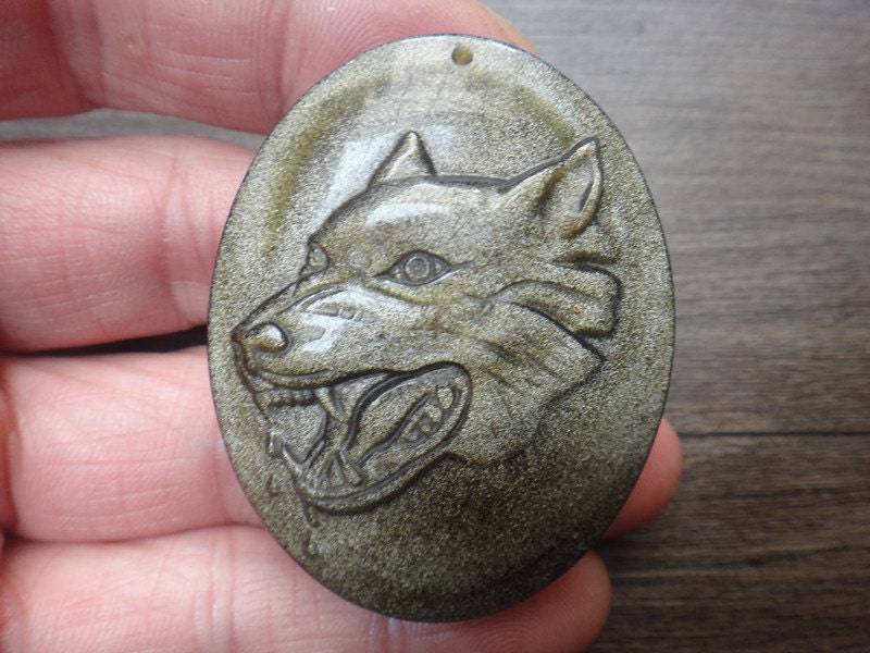 Natürlicher Gold Obsidian Anhänger Wolf Totem Kopf Amulett Natürlicher Gold Obsidian Anhänger Wolf Totem Kopf Amulett von juat