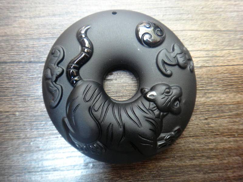 Natürlicher Obsidian Sternzeichen Tiger Anhänger Männlich Und Weiblich Natürlicher Obsidian Sternzeichen Tiger Anhänger Männlich Und Weiblich von juat