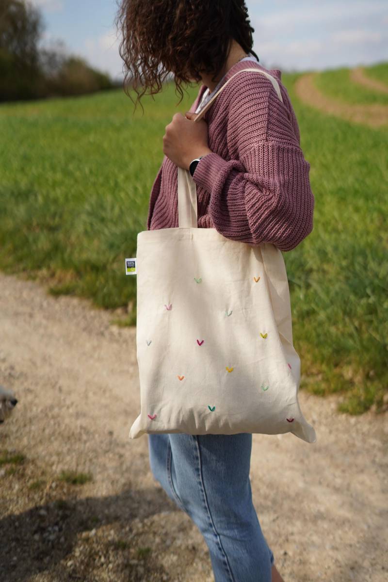 Handbestickte Baumwolltasche Mit Herzmotiv - Nachhaltige Tragetasche Geschenk Für Sie Boho-stil Handmade Handbestickte Baumwolltasche Mit Herzmotiv - Nachhaltige Tragetasche Geschenk Für Sie Boho-stil Handmade von judysest2017