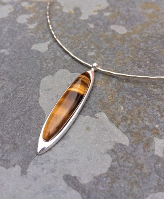 Groß Oval Tigerauge Anhänger Halskette Groß Oval Tigerauge Anhänger Halskette von jujujewellery