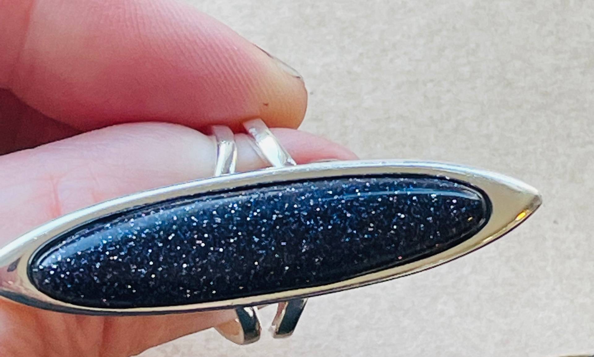 Versilberter Midnight Blue Sunstone Ring Versilberter Midnight Blue Sunstone Ring von jujujewellery
