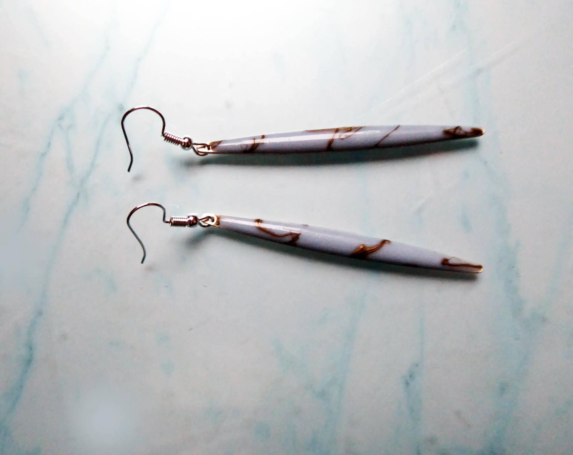 Graue Kunstohrringe Lang, Einzigartiger Silber Schmuck Handgefertigt von julialinjewelry