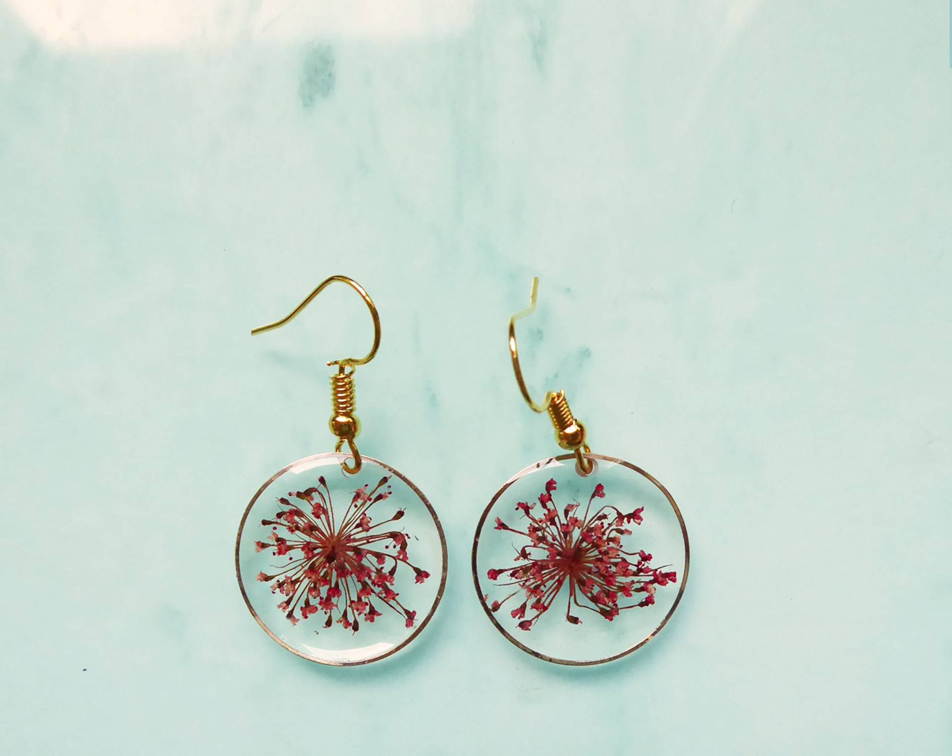 Handgemachte Rote Blumenohrringe, Natürliches Schmuckgeschenk Für Sie von julialinjewelry