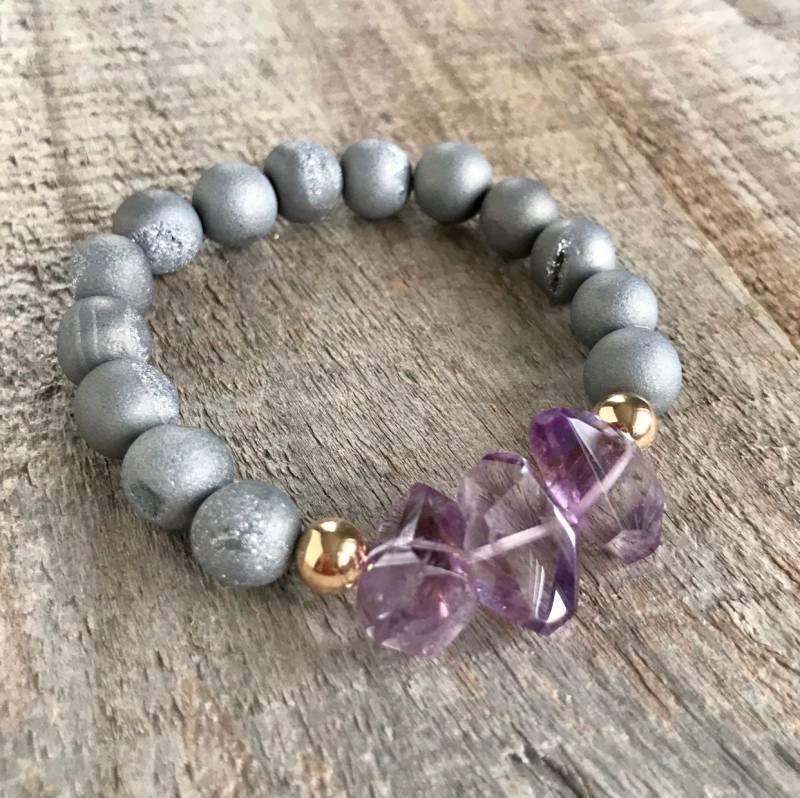Amethyst Nugget Stretch Armband Platinum Druzy & 14K Gold Fill Amethyst Nugget Stretch Armband Platinum Druzy & 14K Gold Fill von julianneblumlo