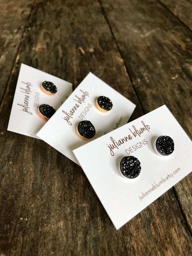 Schwarze Druzy Ohrstecker 18K Gold Vermeil, Sterling Silber, 10 Mm Schwarze Druzy Ohrstecker 18K Gold Vermeil, Sterling Silber, 10 Mm von julianneblumlo
